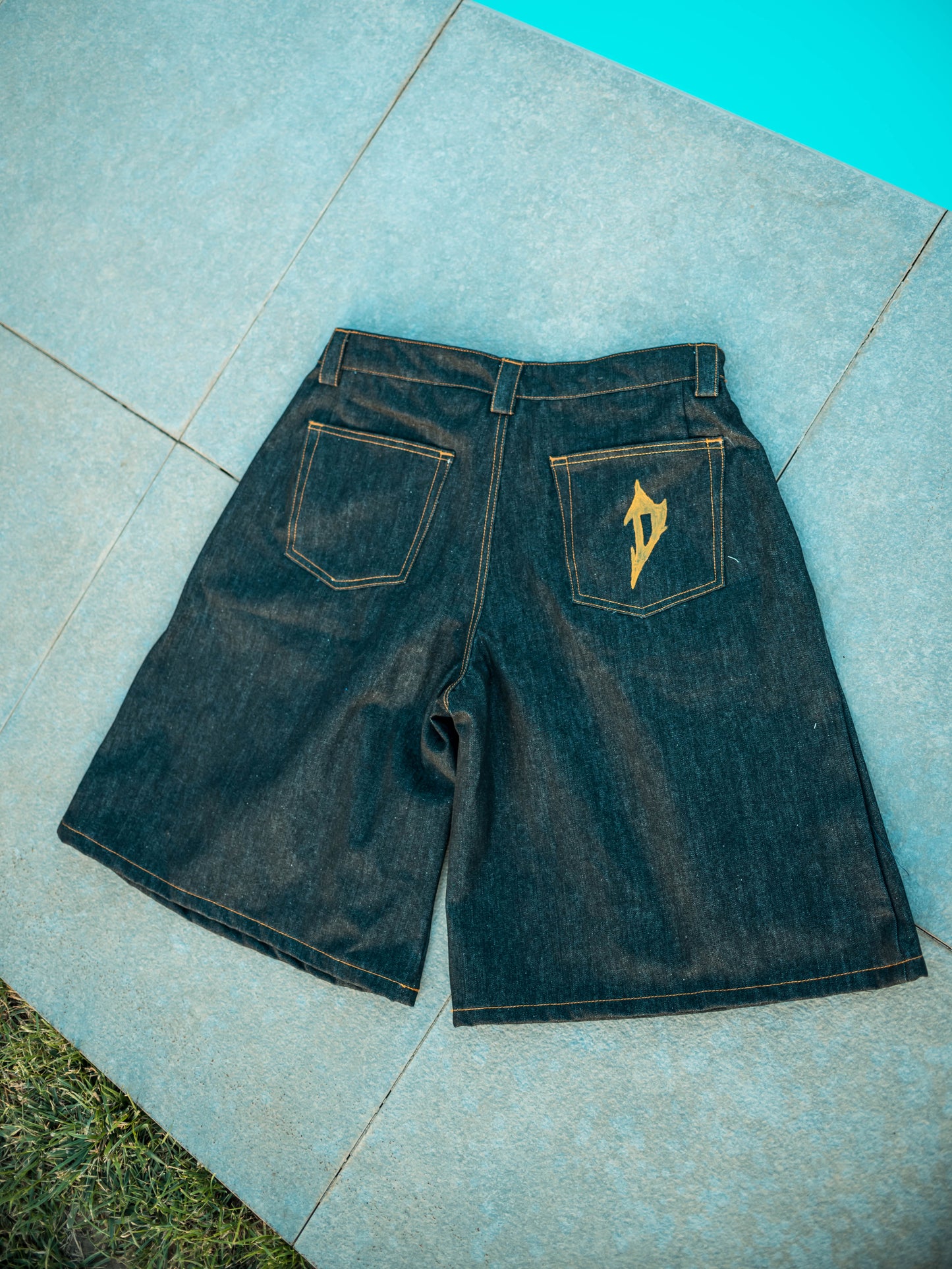 Pleated Shorts Raw