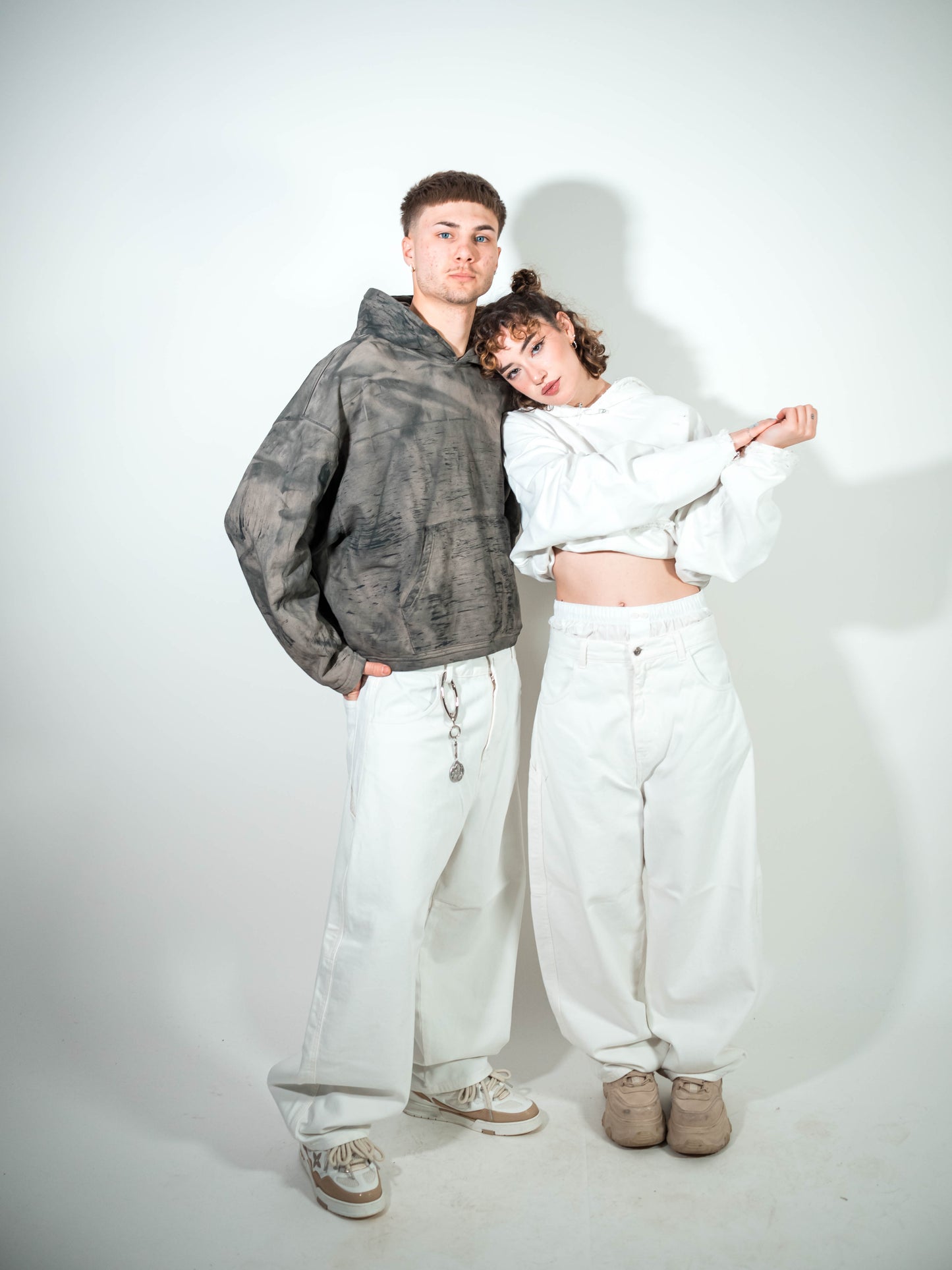 Balloon pants white
