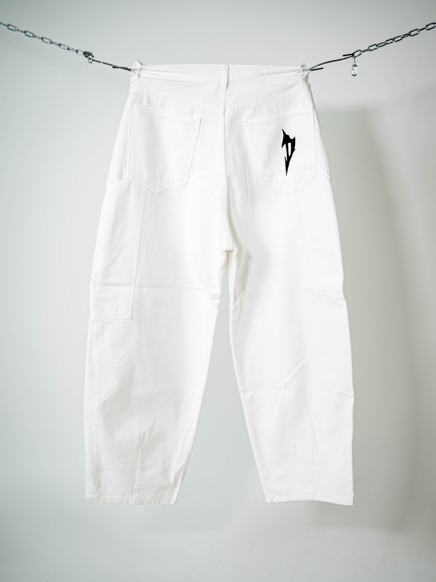 Balloon pants white
