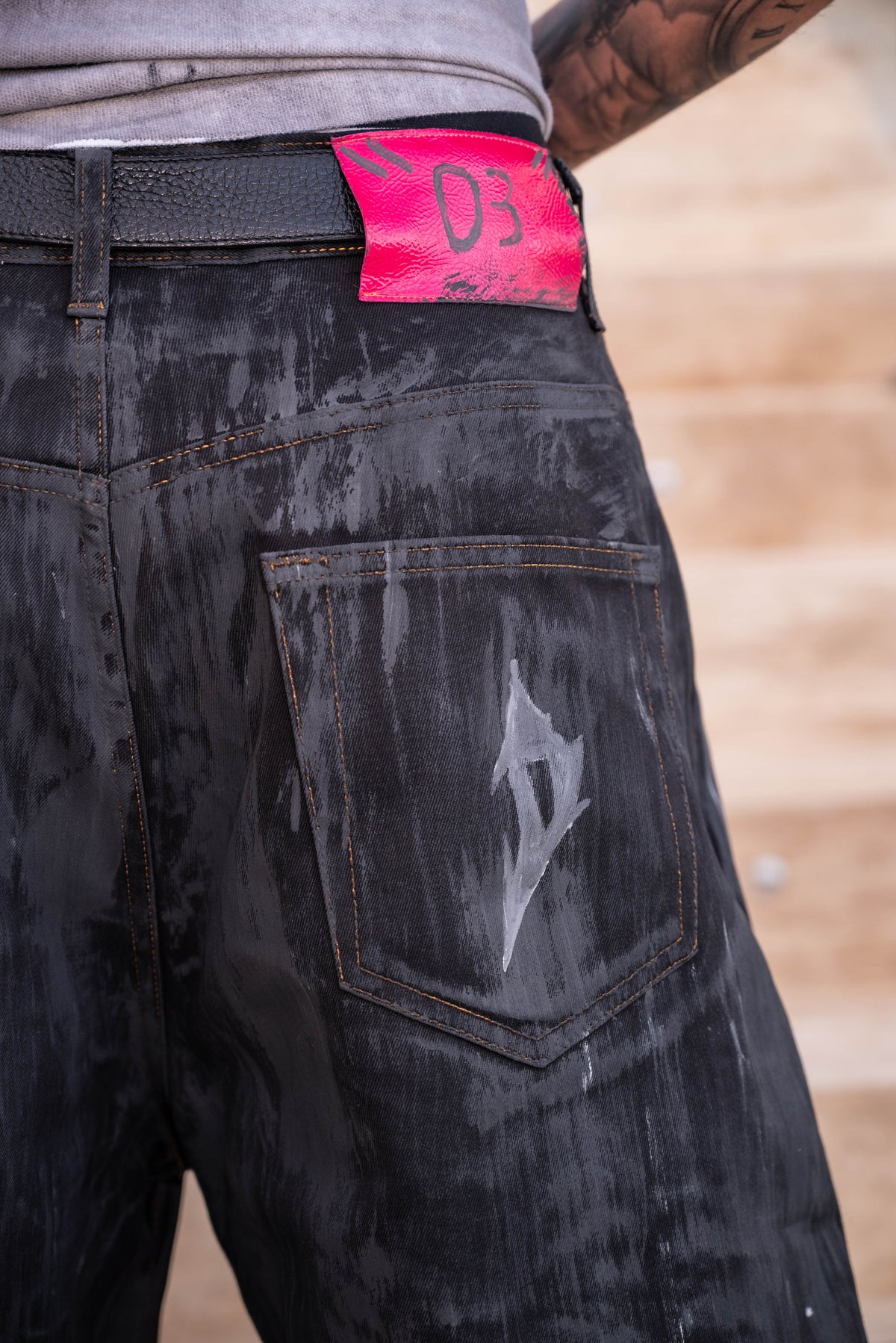 Double Fold shorts brushed black