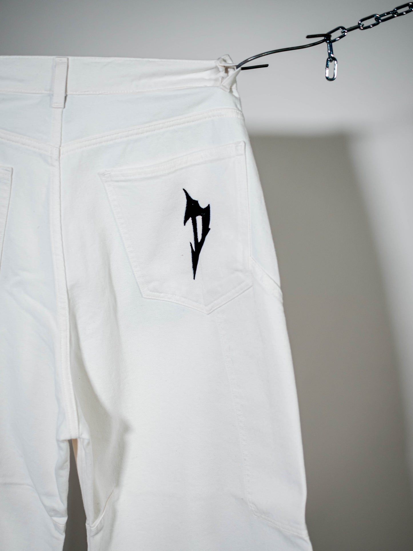 Balloon pants white