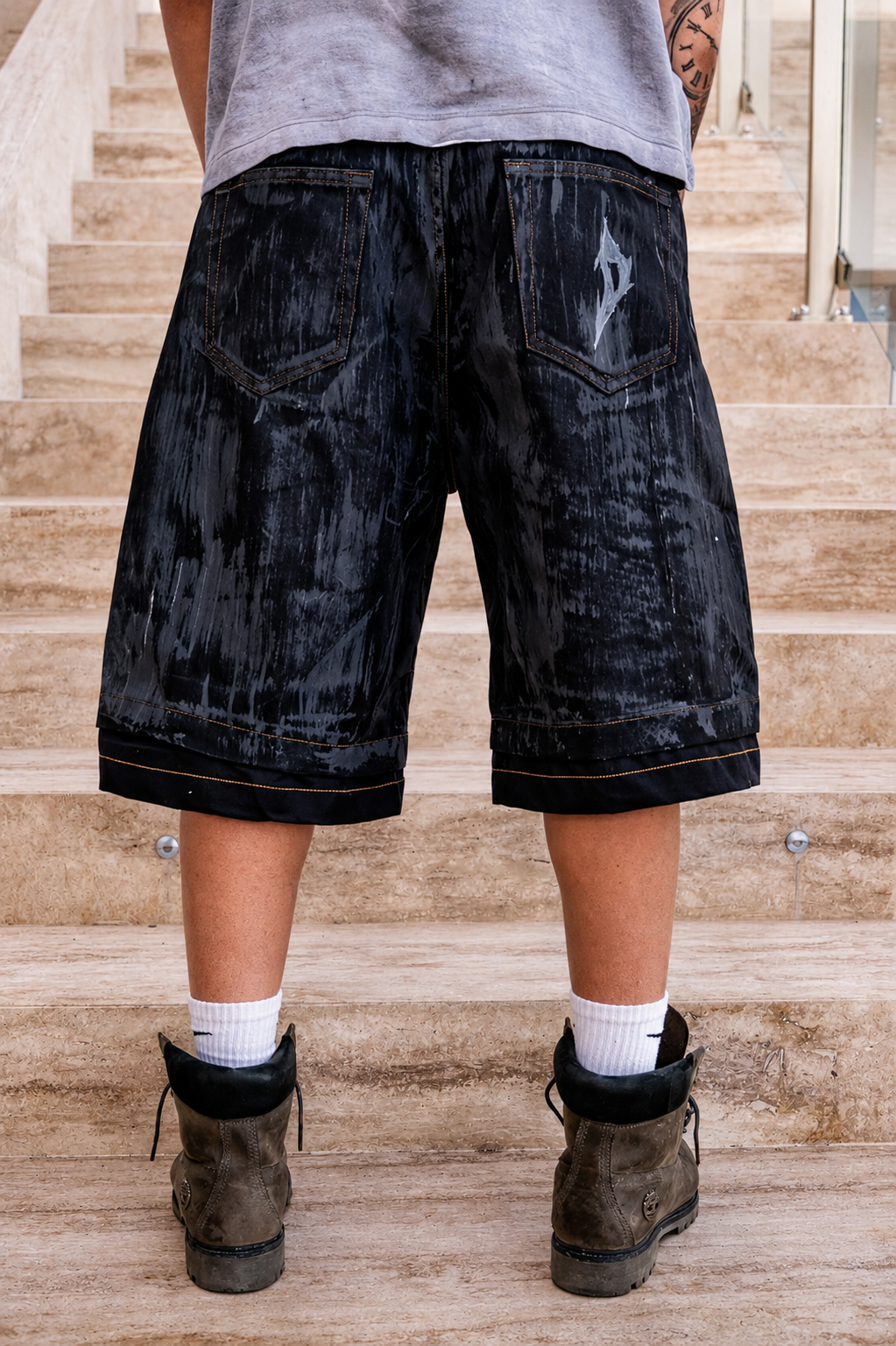 Double Fold shorts brushed black